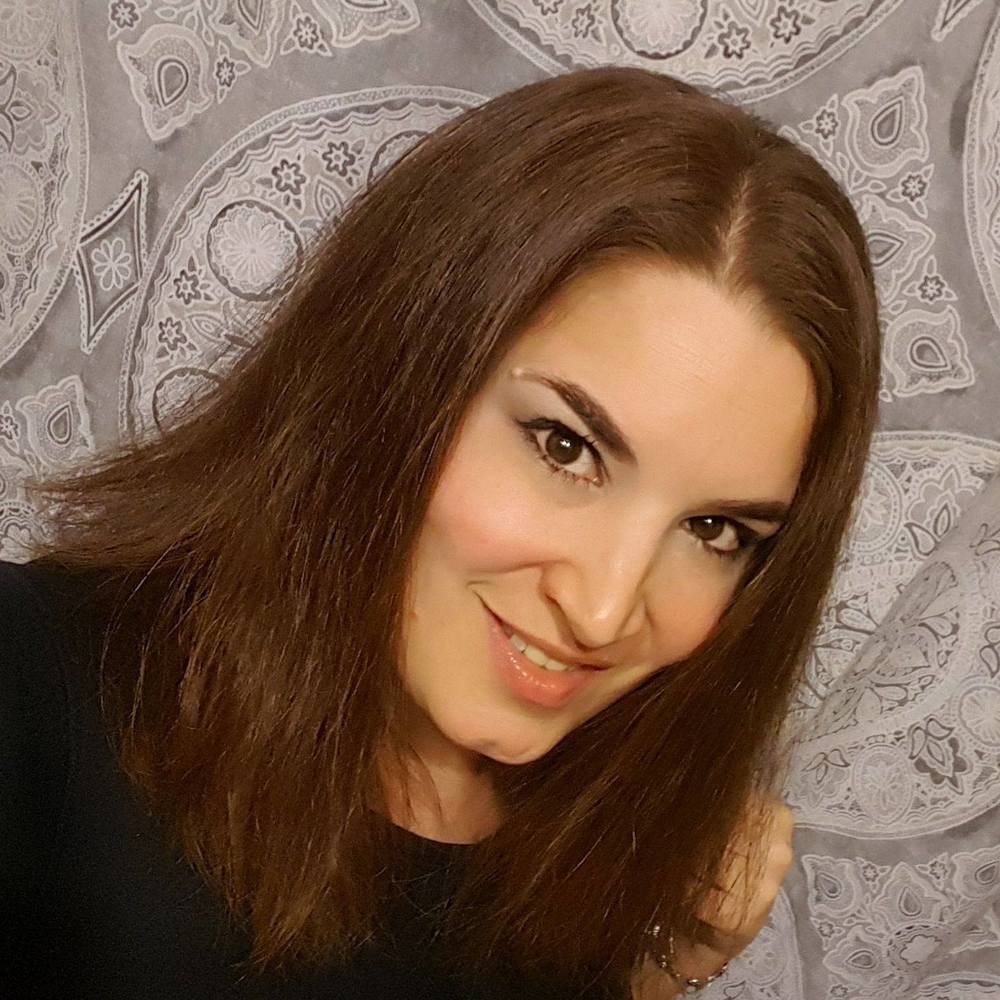Meet your Posher, Christina